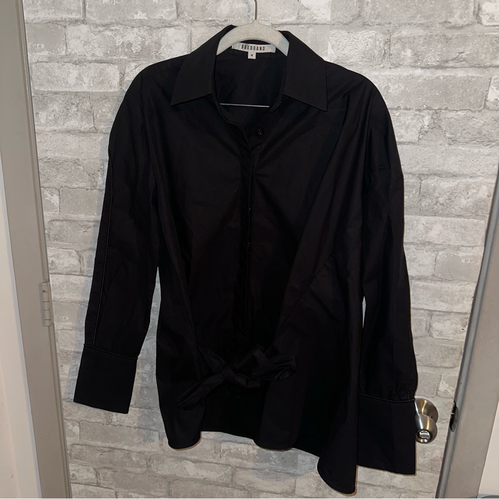 Women's BBXBRAND button down front tie top sz M #I1
